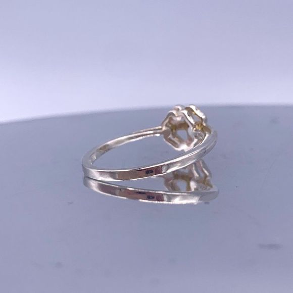 Vintage Sterling Silver Clover Ring with Accents - Picture 4 of 10